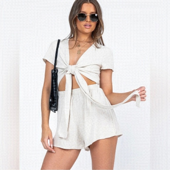 Princess Polly Romper - Picture 1 of 7